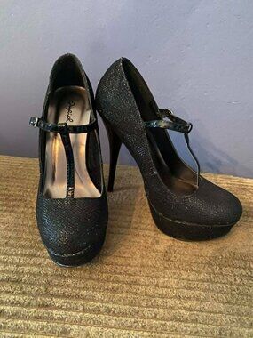 QUPID T-Strap black glitter heels, size 6 1/2